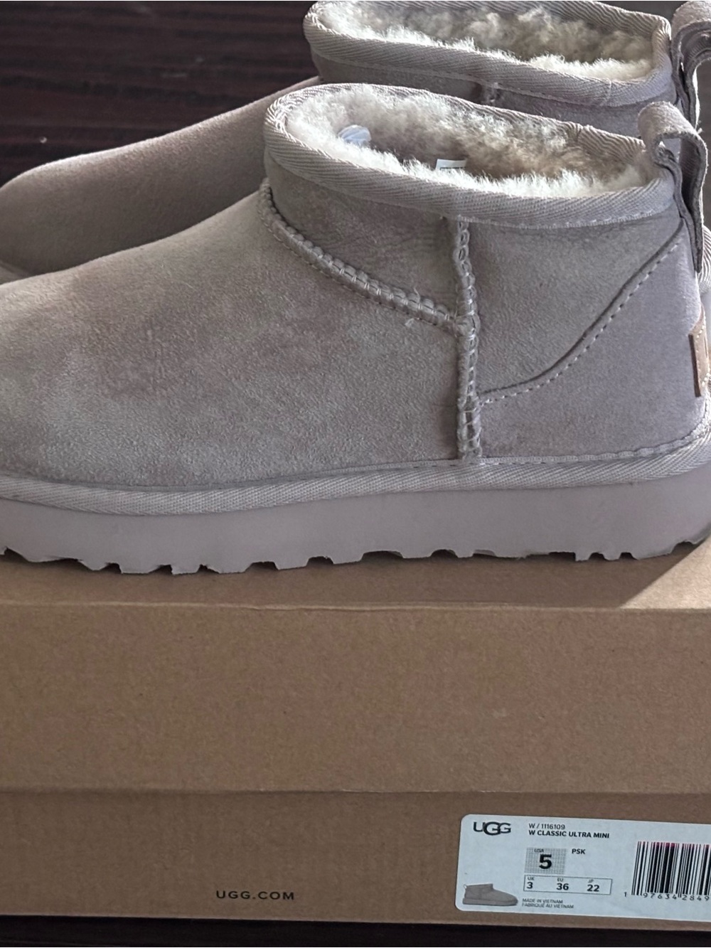 UGG Women Classic Ultra Mini Boot - Light Gray